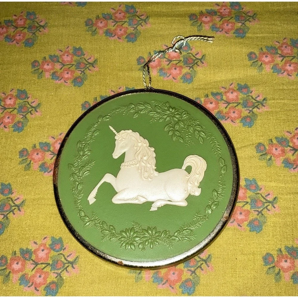 Hallmark Keepsake Cameo Unicorn Christmas Vintage Ornament Green White 1981 80s